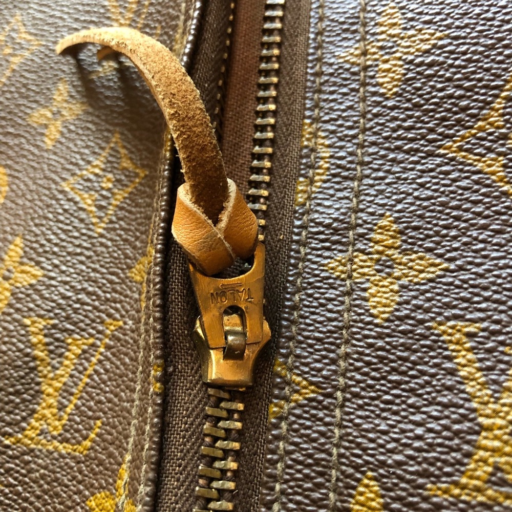 LOUIS VUITTON garment bag